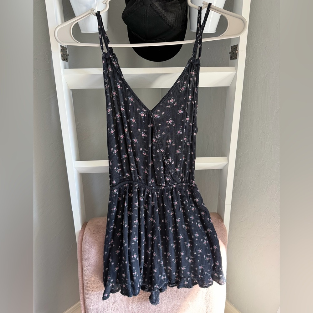 American Eagle Outfitters Black Floral Romper